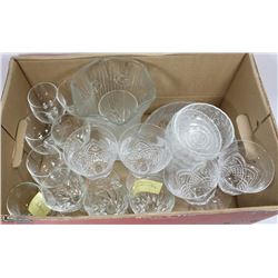 ESTATE BOX OF ASSORTED WINE GLASSES INCL CLAUDIA