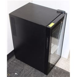 NEW RCA 18 BOTTLE WINE COOLER MODEL RFRW418