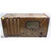 Image 1 : VINTAGE RADIO AS IS
