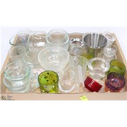 FLAT OF CANDLE HOLDERS, GLASS AND METAL