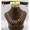Image 1 : 18" RHINESTONE NECKLACE AND EARRING SET