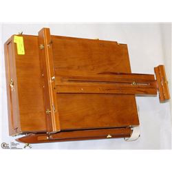 WOOD ARTIST EASEL /STUDIO