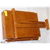 Image 1 : WOOD ARTIST EASEL /STUDIO