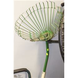 PICK UP STYLE RAKE