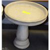 Image 1 : CONCRETE 2 PIECE BIRDBATH  15" X 15"