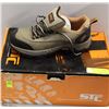 Image 1 : STC HIKER SIZE 5 WORK SHOES