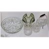 Image 1 : FLAT WITH GLASS BOWLS CREAM SUGAR AND CHALET