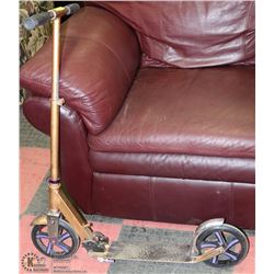 FOLDING SCOOTER WITH KICK STAND