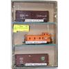 Image 1 : GROUP OF THREE HO SCALE TRAIN CARS