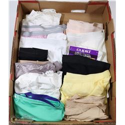 FLAT OF 15 PAIRS OF WOMEN'S MEDIUM UNDERWEAR