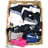 Image 1 : FLAT OF 17 PAIRS OF WOMEN'S MEDIUM UNDERWEAR