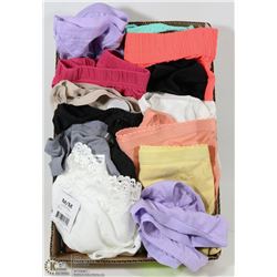 FLAT OF 13 PAIRS OF WOMEN'S MEDIUM UNDERWEAR