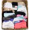 Image 1 : FLAT OF 17 PAIRS OF WOMEN'S LARGE UNDERWEAR