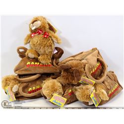 FLAT OF CANADA PURSES WITH BEAVERS