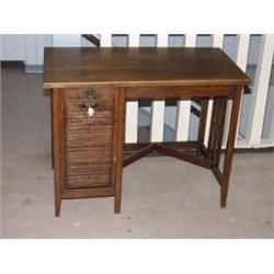 Arts & Crafts Oak Desk