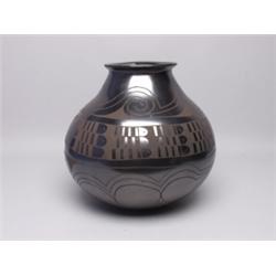 Handmade Fine Line Mata Ortiz Pottery Olla