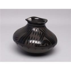 Handmade Fine Line Mata Ortiz Pottery Olla 