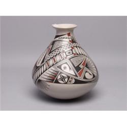 Handmade Fine Line Mata Ortiz Pottery Olla