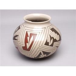 Handmade Fine Line Mata Ortiz Pottery Olla