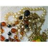 Image 3 : LOT OF VINTAGE BEADED JEWELRY - SOME AS-IS