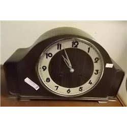 VINTAGE MANTLE CLOCK