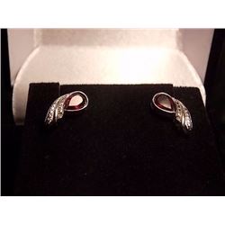 EARRINGS - NEW 1CTW  PEAR FACETED GARNETS & 2 ROUND FACETED DIAMONDS IN STERLING SILVER SETTING - RE