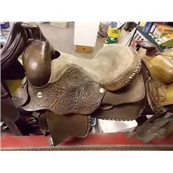 WESTERN SADDLE WITH STIRRUPS
