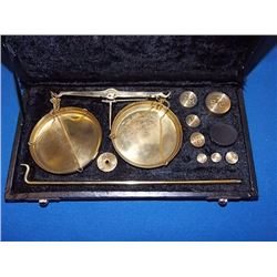NEW MANUAL GOLD & GEM SCALE IN FITTED CASE