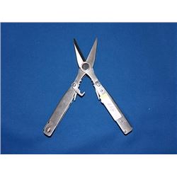 MULTI TOOL WITH SHEATH