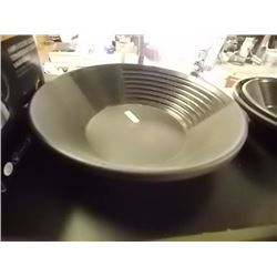 NEW GOLD PAN - ESTWING - BLACK PLASTIC - LARGE
