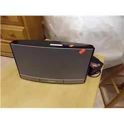 BOSE SPEAKER WITH DOCKING PORT - WITH CORD