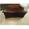 Image 1 : VINTAGE CEDAR LINED HOPE CHEST - LANE