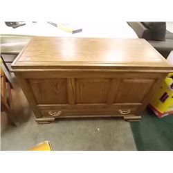 LARGE OAK HOPE CHEST WITH DRAWER IN BASE