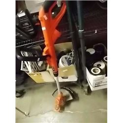 B & D WEEDEATER WITH EXTENDABLE HANDLE