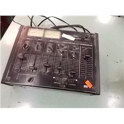 RETRO REALISTIC MIXING COUNSOLE