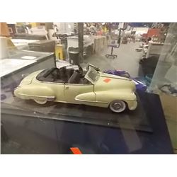 SCALE MODEL DIE CAST CAR - 1947 CADILLAC SERIES 6Z