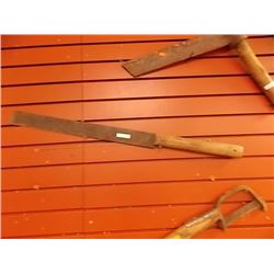 VINTAGE LARGE MACHETTEE