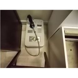 CREDIT CARD PAY PHONE - NO KEYS