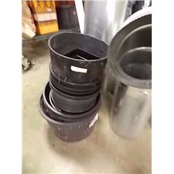 LOT OF PLANT POTS - 11 TTL