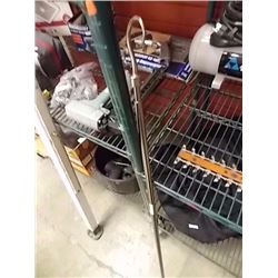 ADJUSTABLE CURTAIN ROD