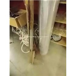 LOT OF GARDEN TOOLS