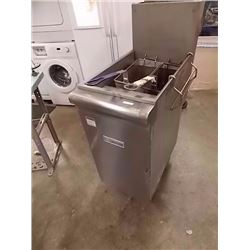 COMMERCIAL DEEP FRYER