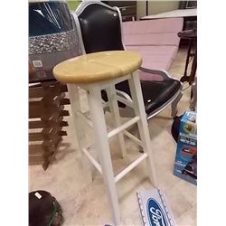 WOOD BAR HEIGHT STOOL - NEW