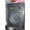 Image 1 : Peavey 118 sub