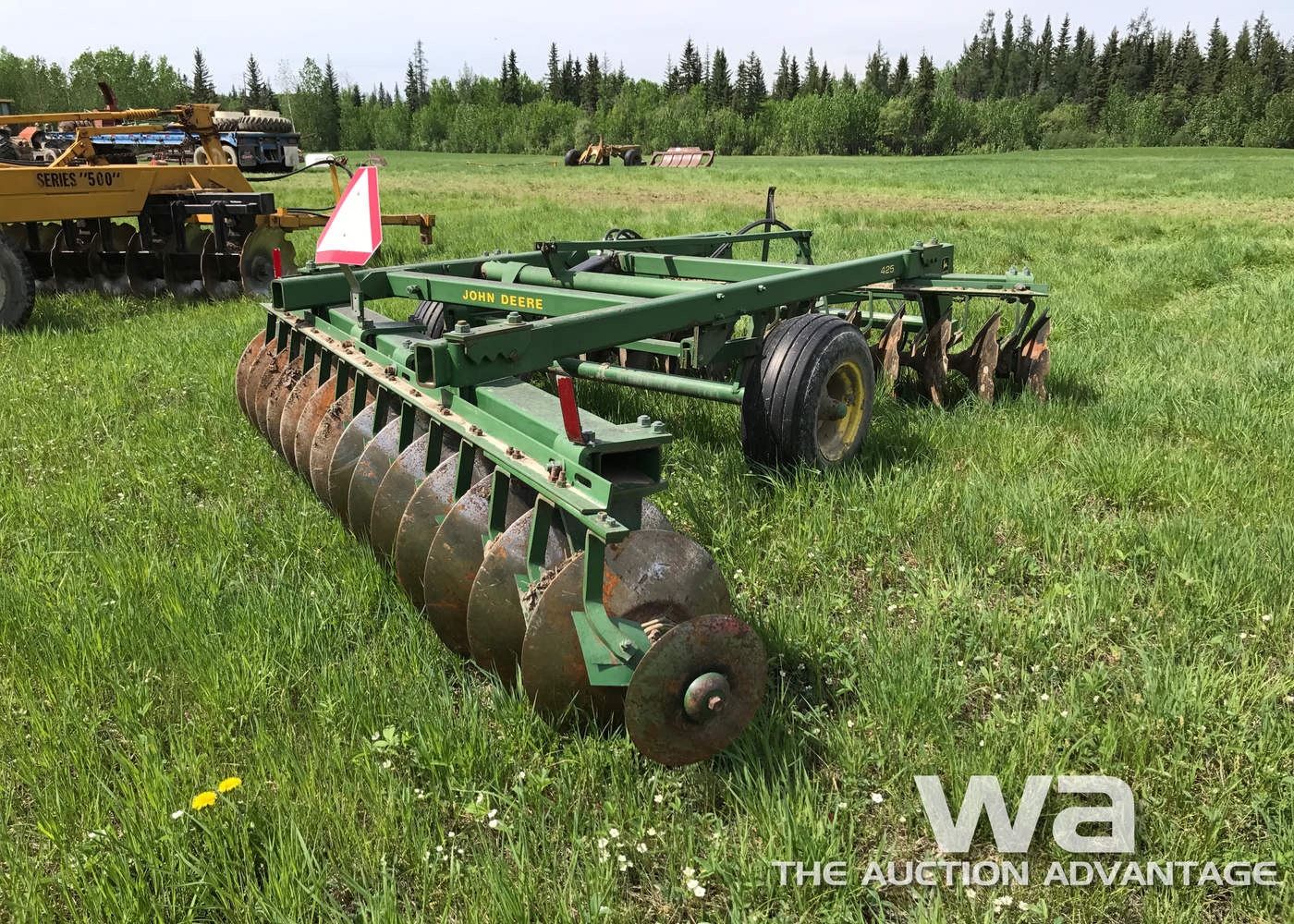 JOHN DEERE 10 FT. OFFSET DISC