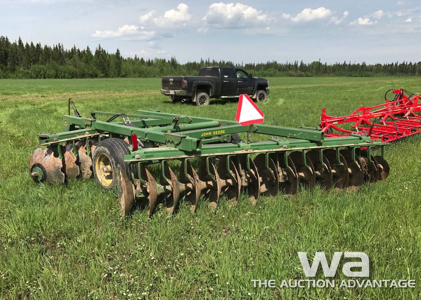 JOHN DEERE 10 FT. OFFSET DISC