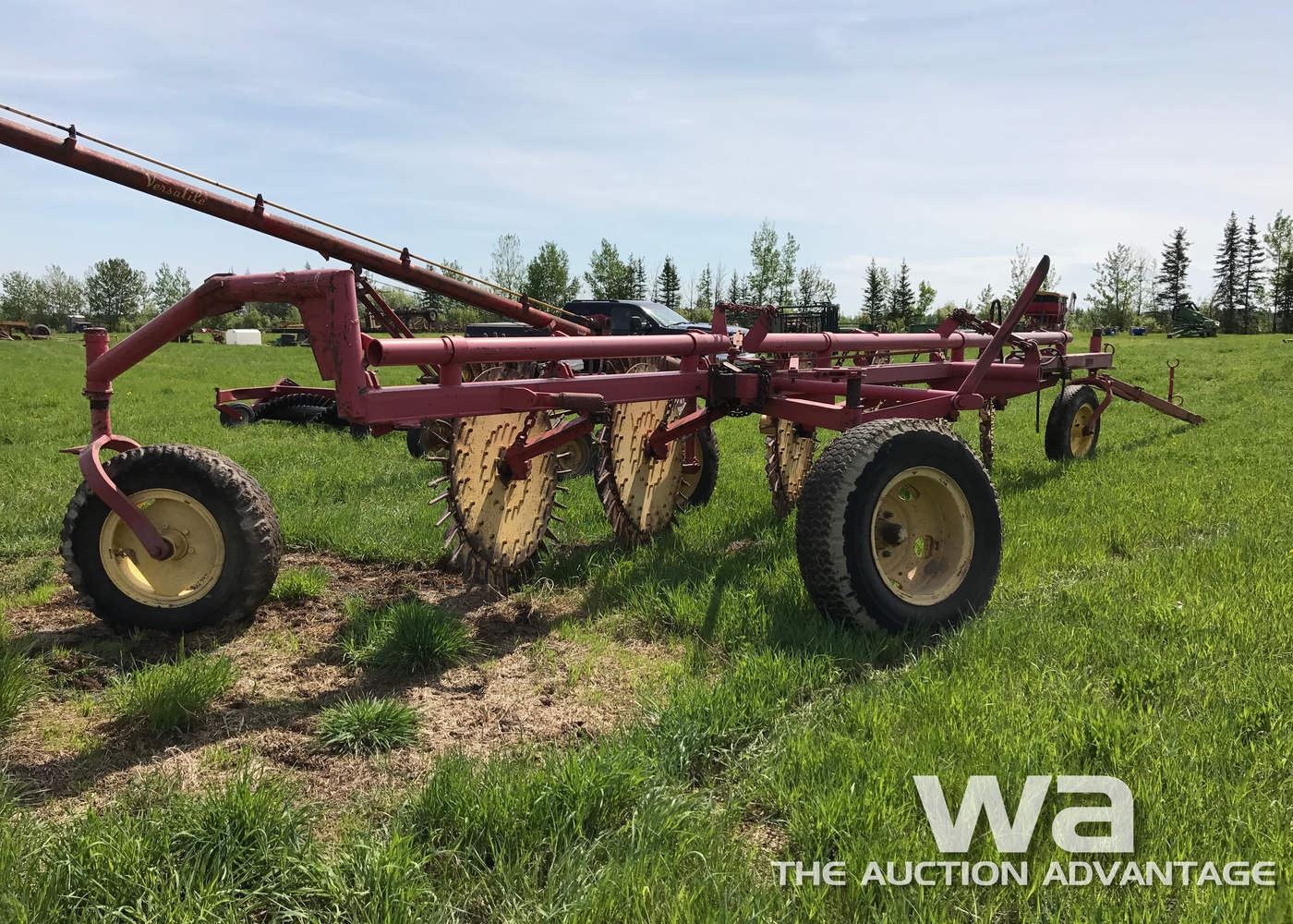 HORWOOD BAGSHAW 6 WHEEL ROOT RAKE - Weaver Bros. Auctions Ltd.