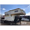 Image 2 : VANGUARD 11 FT. TRUCK CAMPER