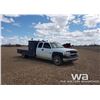 Image 2 : 2002 CHEV SILVERADO FLATDECK TRUCK