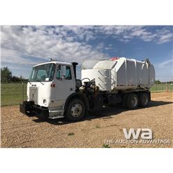 2003 VOLVO T/A GARBAGE TRUCK